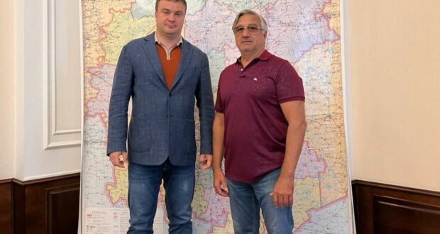 Vasil Shaykhraziev meets Governor of Omsk Region