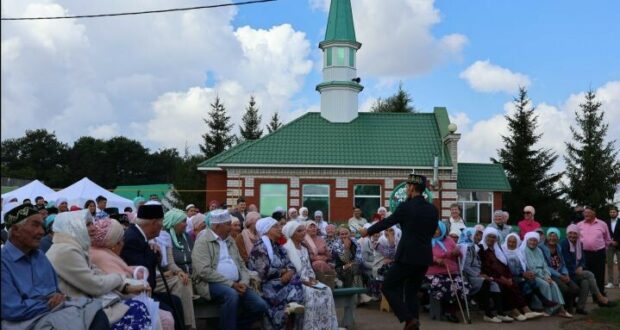 Колында «Гөлчирә» мәчетен төзеткән Альберт Мостафин: 20 ел буена мәчетебездән азан тавышы өзелмәде, киләчәктә дә шулай булсын