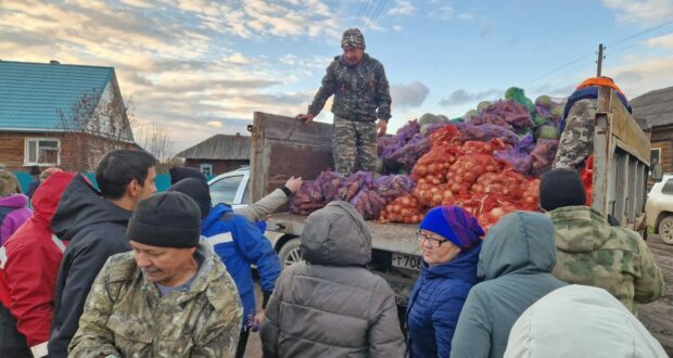 Vasil Shaikhraziev visits the village of Ebargul