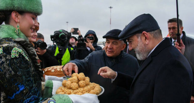 Armenian Prime Minister Nikol Pashinyan Arrives in Kazan for BRICS Summit