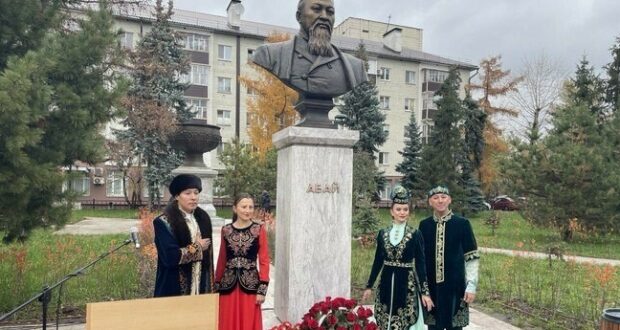 A bust of Kazakh poet Abai Kunanbayev was unveiled in Kazan