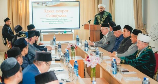 Казанда Совет заманында сөннәтче бабайларның хезмәтенә багышланган түгәрәк өстәл узды