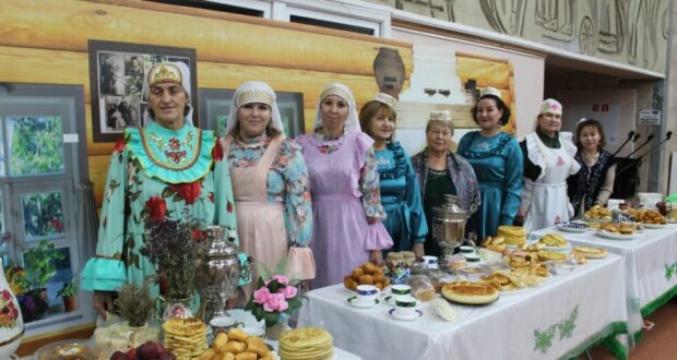 В Азнакаево прошел праздник «Чәй бәйрәме», посвященный Году семьи