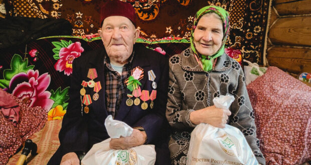 В мухтасибатах ДУМ РТ хазраты посещают ветеранов Победы с гостинцами