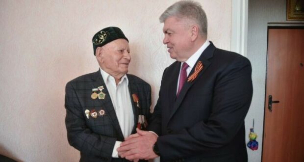 Чаллыда 98 яшьлек ветеран Мөфтәх Нуртдиновны котладылар