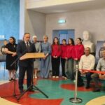 Буада “Герой әтисе” дип исемләнгән фотокүргәзмә эшли