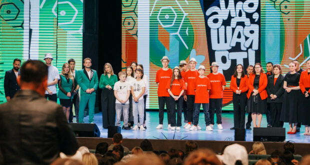 «Шәлперәймәс егетләр» һәм «Сабалета» «Әйдә, ШаяРТ!» татар КВН лигасы чирекфиналында җиңде