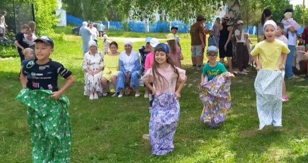 Татар Янтыгы авылында балалар Сабантуе узды