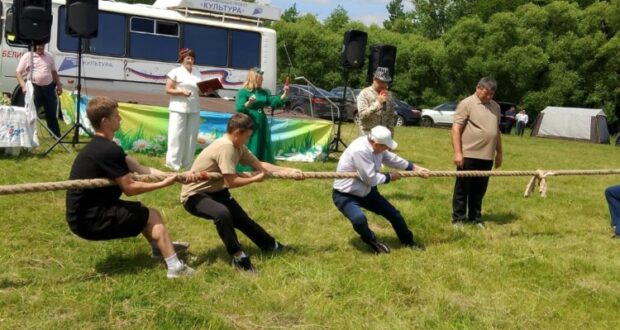 В селе Кутеевка широко и красочно отпраздновали Сабантуй
