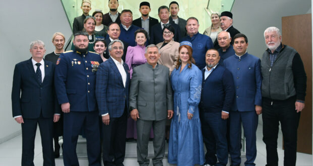 Рустам Минниханов встретился с делегатами «Национального собрания» Всемирного конгресса татар
