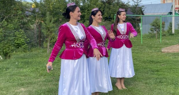 Кукмарада «Дус күршеләр» дип исемләнгән ишегалды бәйрәме узды
