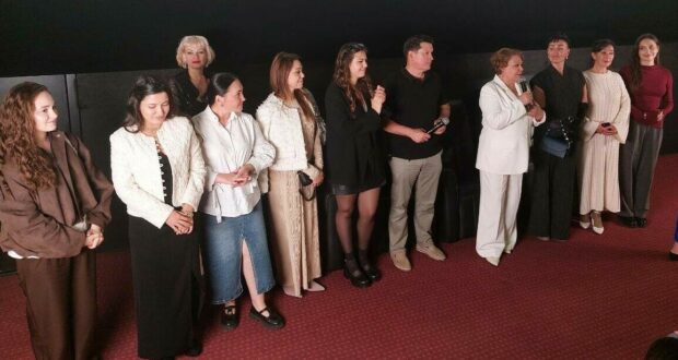 «Алтын минбәр» кысаларында аншлаг белән «Әниләр һәм бәбиләр» фильмы премьерасы үтте