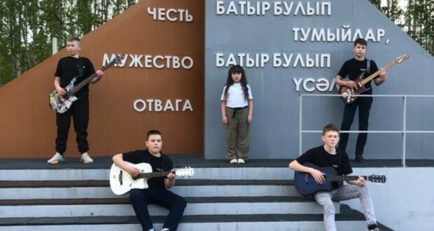 Әтисе-махсус хәрби операция зонасында, ә кызы аңа багышлап җырлар башкара