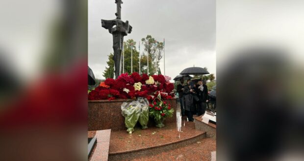Сухуми шәһәрендә Ватан сугышы корбаннарына чәчәкләр салынды