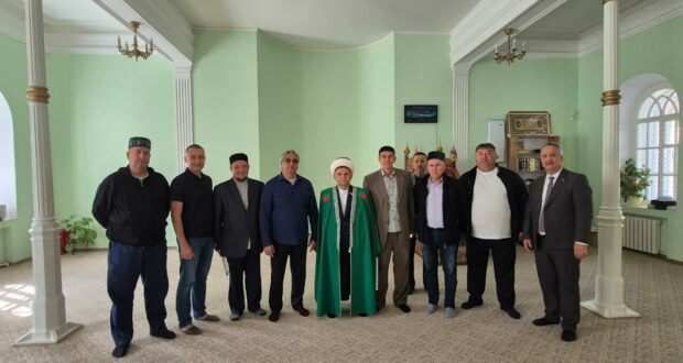 Милли Шура рәисе “Хөсәения” мәдрәсәсендә булды