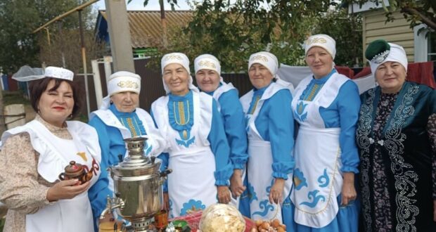 Баулы районы Яңа Чүте авылында “Күршеләр- иң якын кешеләр” дип исемләнгән, капка төбендә күршеләр белән очрашу бәйрәме узды.