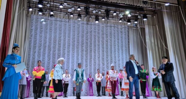 Vasil Shaikhraziev meets with tatars of the Donetsk People’s Republic