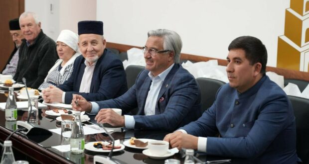 Василь Шайхразиев поздравил ветеранов