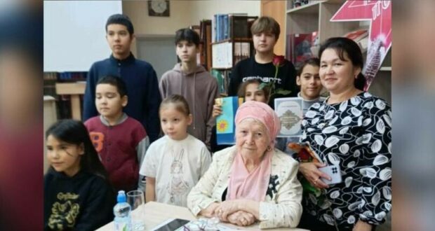 Төмәннән Галия Абайдуллина: Татар халкы гомер-гомергә китап укырга яраткан