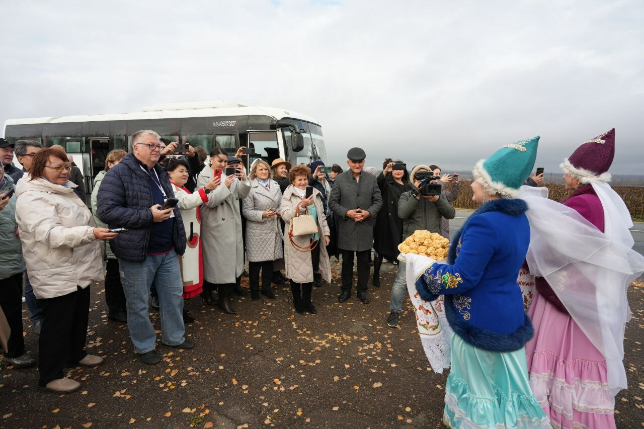 VIII Бөтенроссия татар журналистлары форумында катнашучылар Арча районына килде