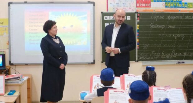 Самара өлкәсе губернаторы Вячеслав Федорищев Самарада “Яктылык” мәктәбендә булды