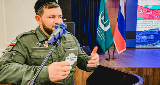 Донецкида “Хозур” нәшриятыннан мөселман сугышчысының кесә белешмәлеген тәкъдим иттеләр