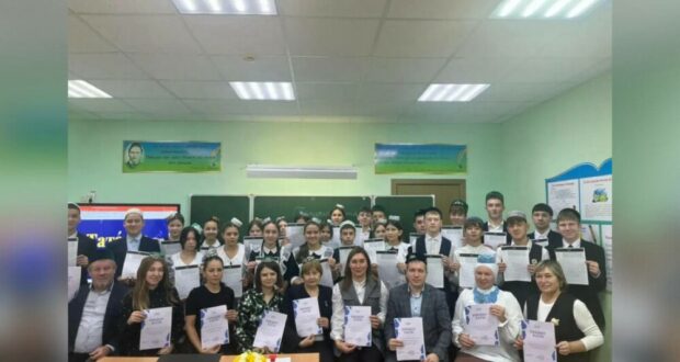 Минзәлә гимназиясенең 4-11 нче сыйныф укучылары, ата-аналары, киң җәмәгатьчелек вәкилләре “Татарча диктант -2025” Халыкара акциясендә катнаштылар.