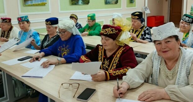 В Югре прошла акция «Татарча диктант»