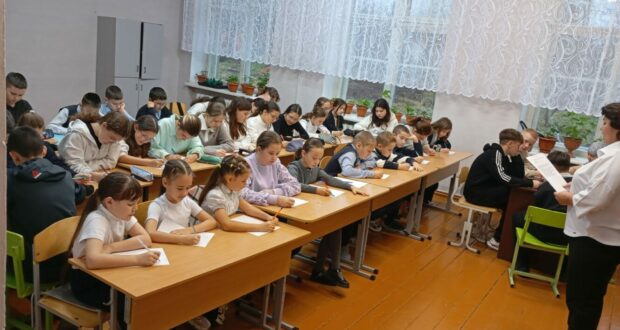Киров өлкәсе Иске Пинигерь авылында 40 кеше татарча диктант язды
