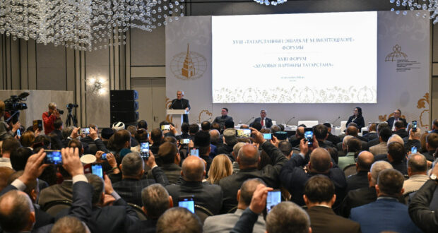 Rustam Minnikhanov meets participants of the forum of “Business Partners of Tatarstan”