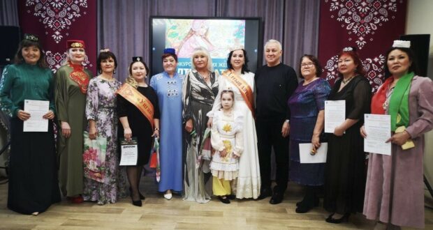 Новосибирскида Әниләр көненә багышланган «Алтын хатын» конкурсы узды