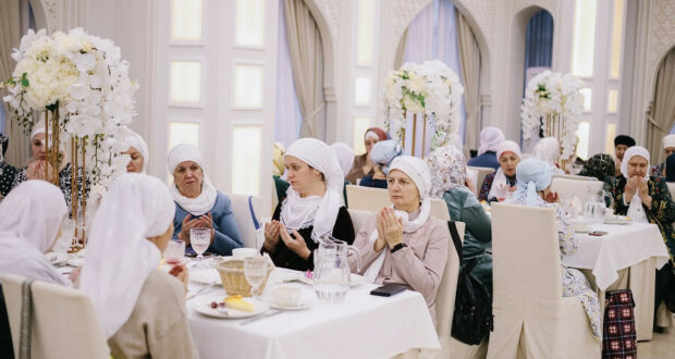 Завершился 16-й сезон «Школы одного дня»: на намаз встали 150 человек от 20 до 85 лет