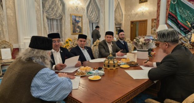 ВАСИЛ ШӘЙХРАЗЫЕВ ТӘЛГАТЬ ХӘЗРӘТ ТАҖЕТДИН БЕЛӘН ОЧРАШТЫ