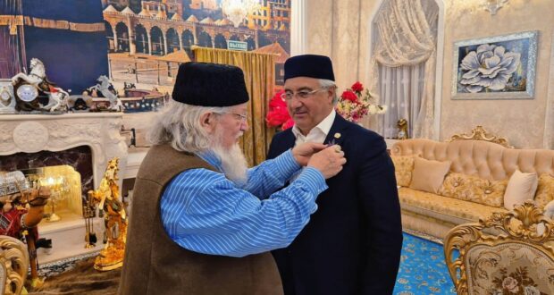 ВАСИЛ ШӘЙХРАЗЫЕВ ҮЗӘК ДИНИЯ НӘЗАРӘТЕНЕҢ “ӘЛ – ИГЪТИСАМ” (“БЕРДӘМЛЕК”) МЕДАЛЕ БЕЛӘН БҮЛӘКЛӘНДЕ