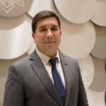 Данис Шакиров эш сәфәре белән Маскат шәһәренә бара